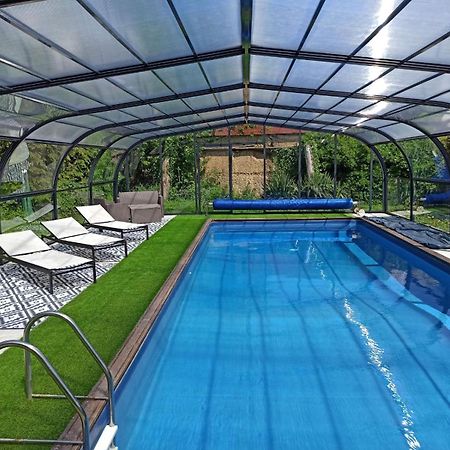 La Petellerie, maison de campagne avec piscine pour un séjour détente Moyon Extérieur photo
