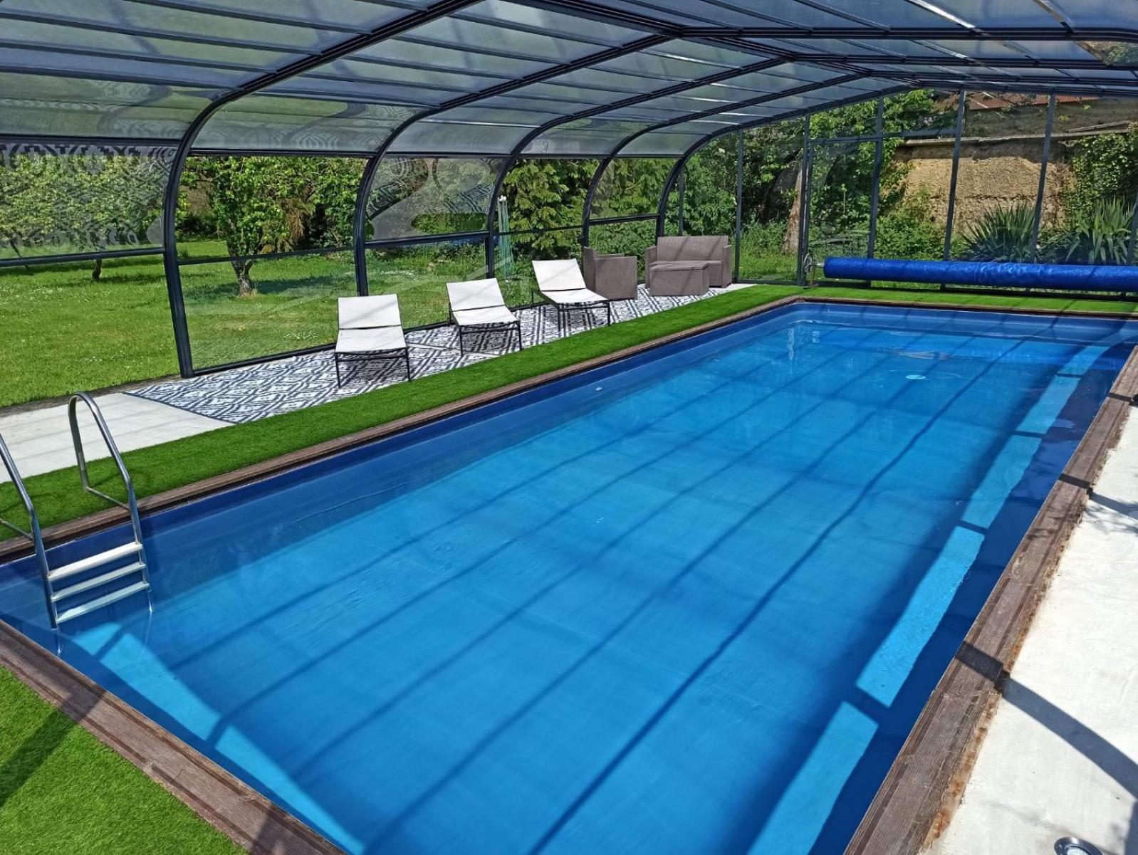La Petellerie, maison de campagne avec piscine pour un séjour détente Moyon Extérieur photo